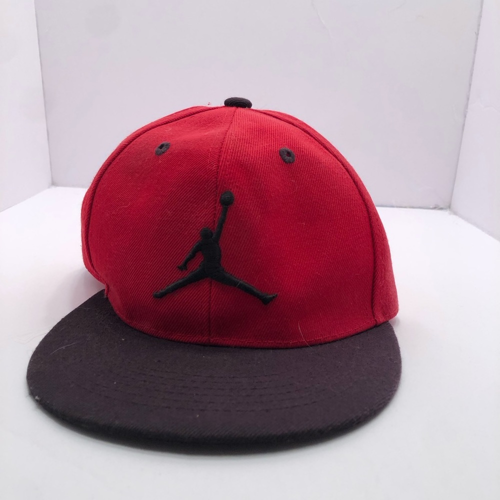 Nike Air Jordan Men's Snapback Hat Red Black OSFM Embroidered Jumpman Logo